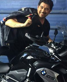 Tip from Ian Veneracion: Give all your money to your wife 