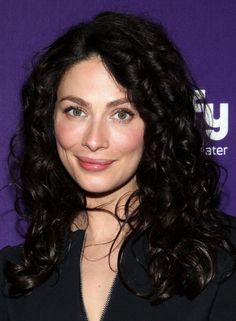 41 Hottest Pictures Of Joanne Kelly | CBG