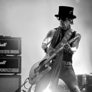 Earl Slick